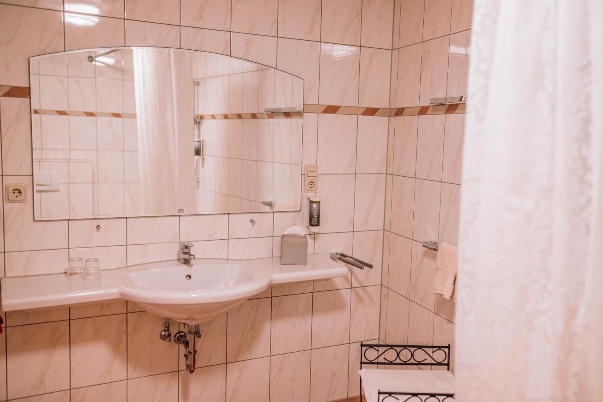 Schmidtburger Hof Hotell Weiler bei Monzingen Rum bild